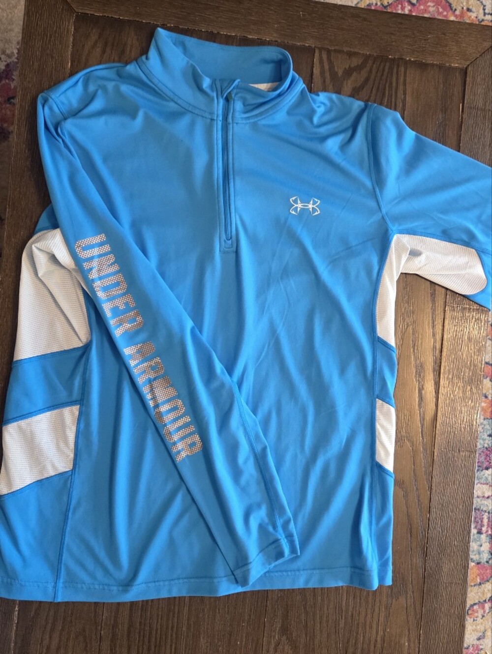 Under Armour Men’s Blue Long-Sleeve Training Top with White Accents